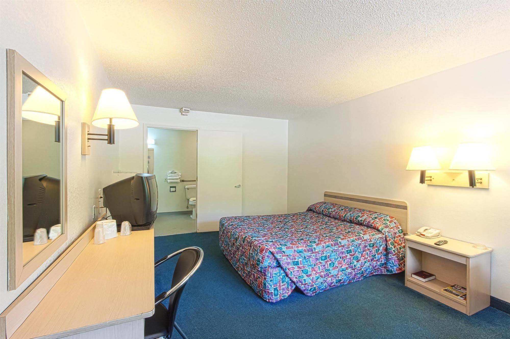 Motel 6 Chattanooga East Екстериор снимка